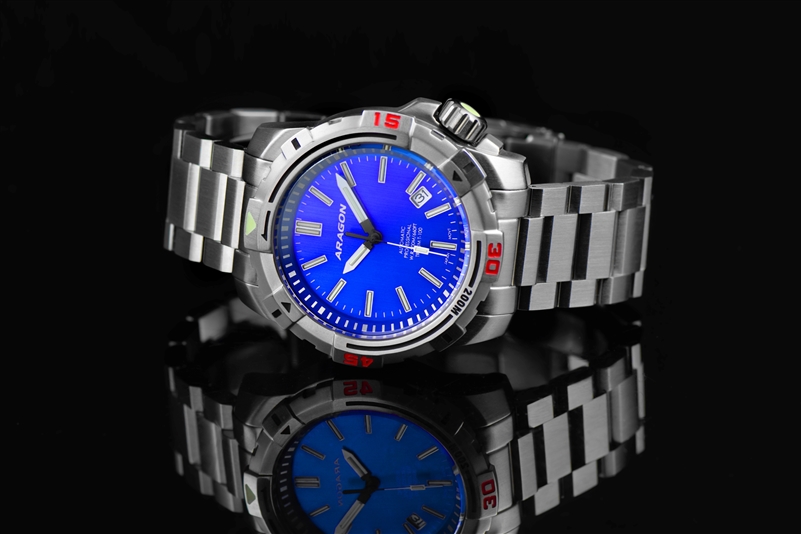 ARAGON Sea Striker T-100 Tritium Automatic