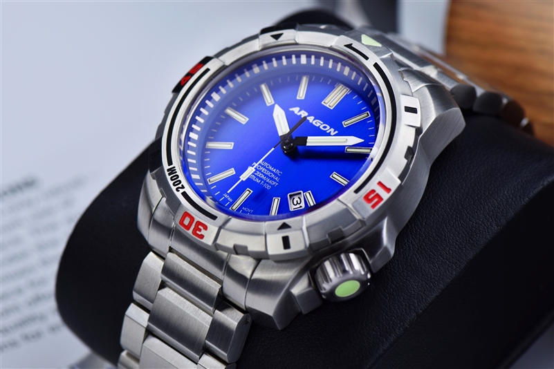 ARAGON Sea Striker T-100 Tritium Automatic
