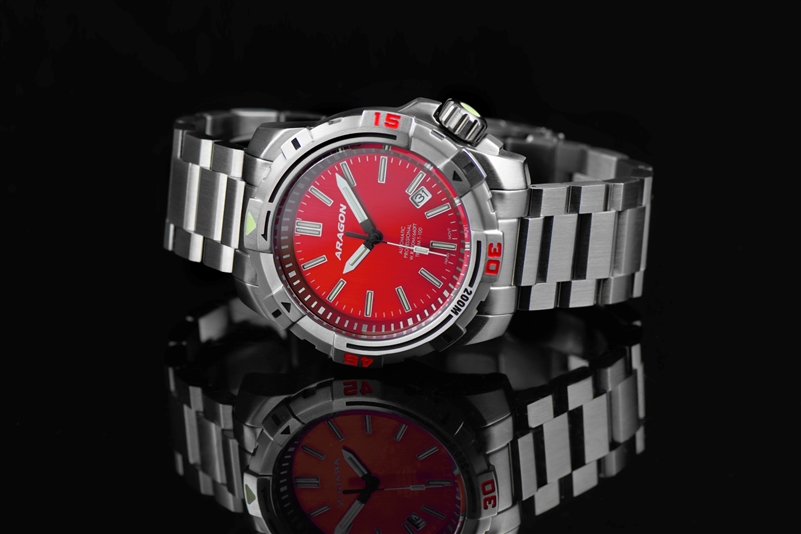 Aragon A415RED