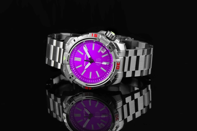 Sea Striker T-100 Tritium Automatic