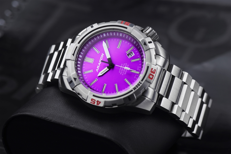 Sea Striker T-100 Tritium Automatic