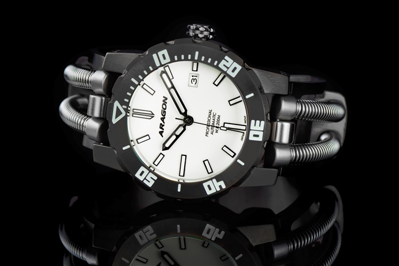 Aragon A472WHT