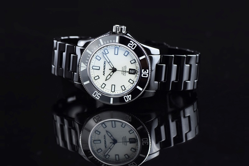 Aragon A615WHT