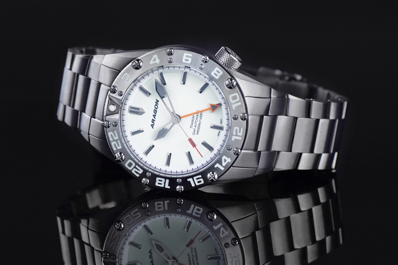 Aragon A701WHT